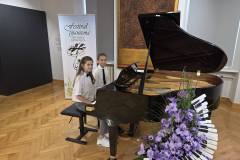 IMG-2121cc09e926f958ab0bd27fb99a90a3-V