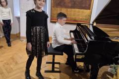 IMG-a4e5e161b78f1f93d7d6f6b2fa8ce8f5-V