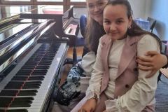 IMG-7064b875fa6887029b717f2ae81a84fe-V